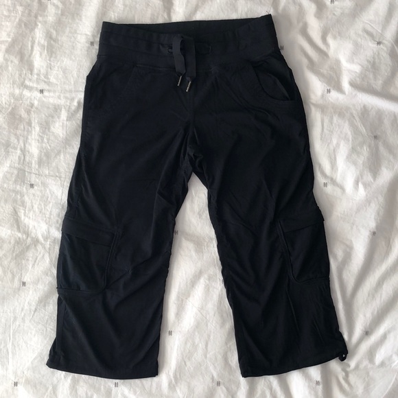 LULULEMON capris size 6 - Picture 1 of 2